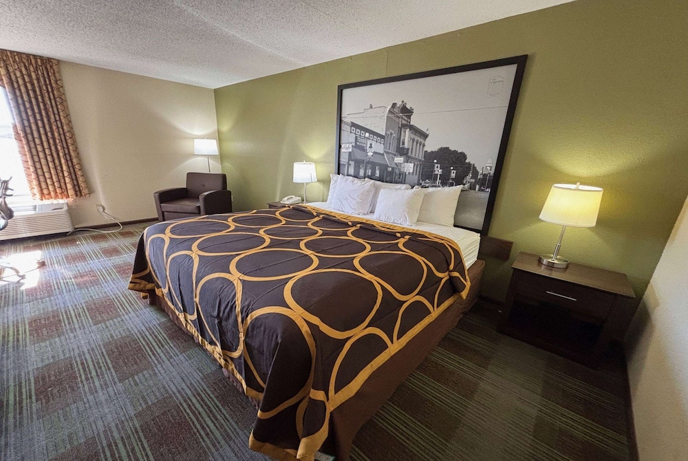 Super 8 by Wyndham Lincoln IL 20/44