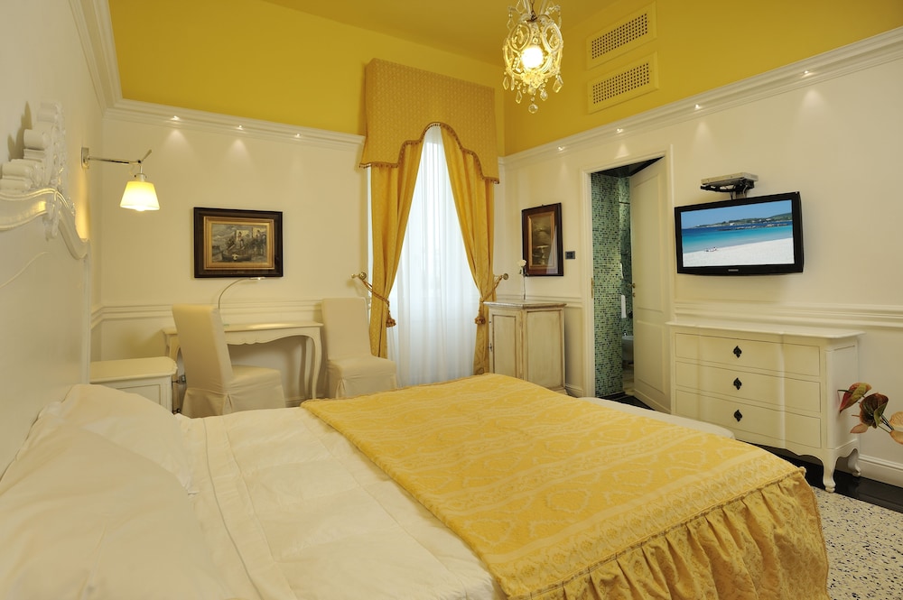 Room, Double Bed, Partial Sea View