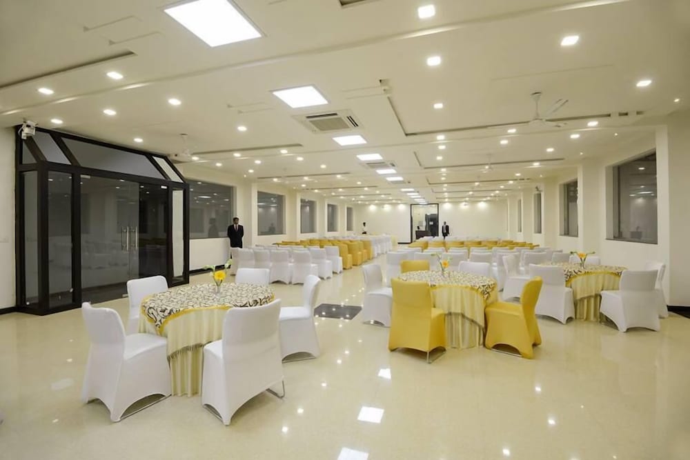 Hotel Madhushrie 37/50
