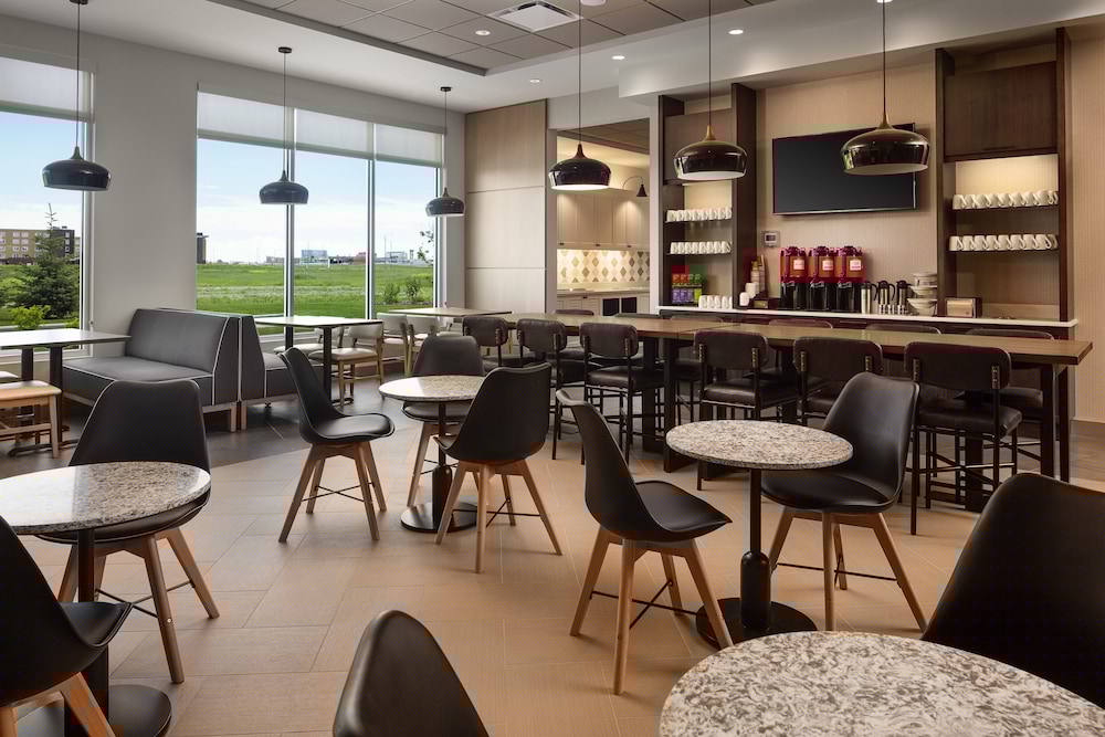Hyatt Place Calgary Airport 41/54