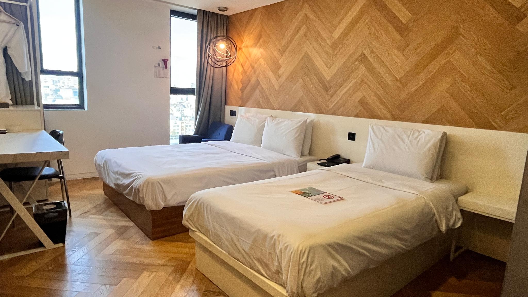 Superior, Family, Twin Beds, City View