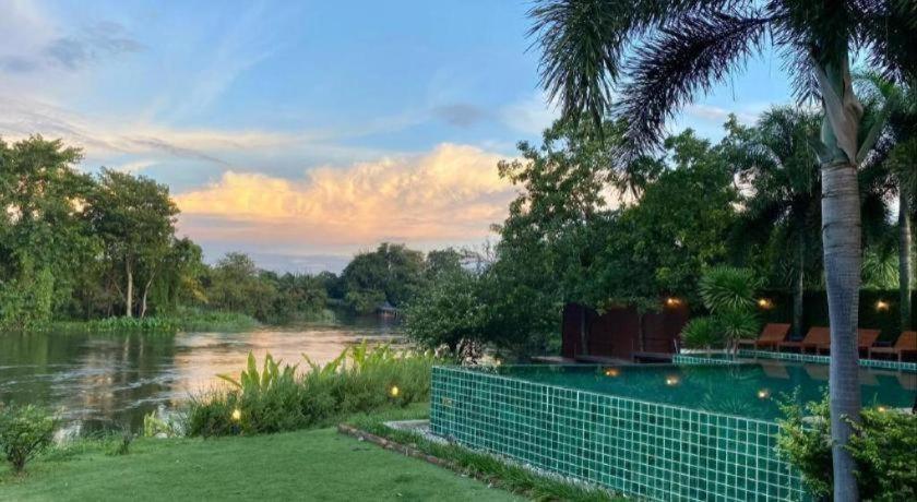 Ruen Maihom Riverside Cottage 52/63