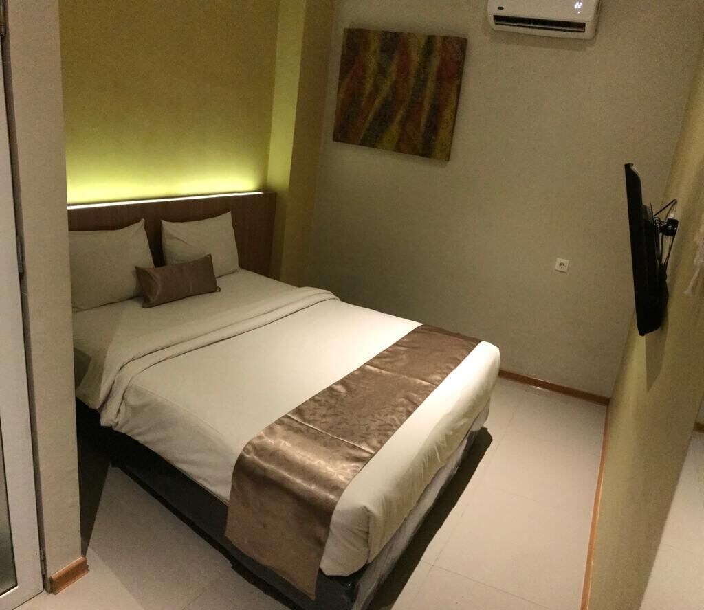 ECONOMY, QUEEN BED