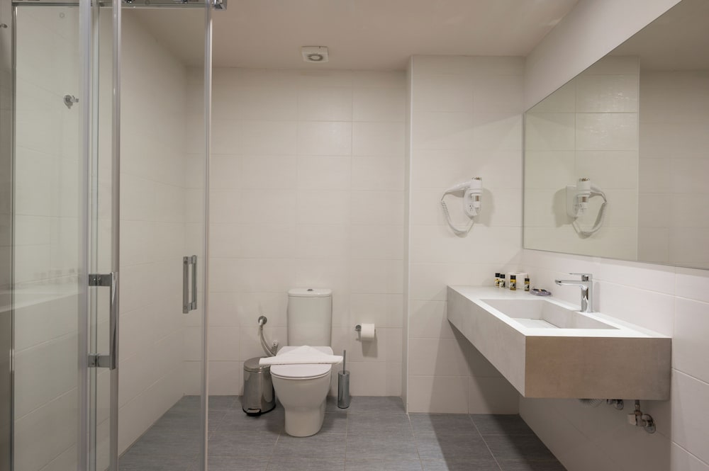Trianon Luxury Apartments and Suites 71/74