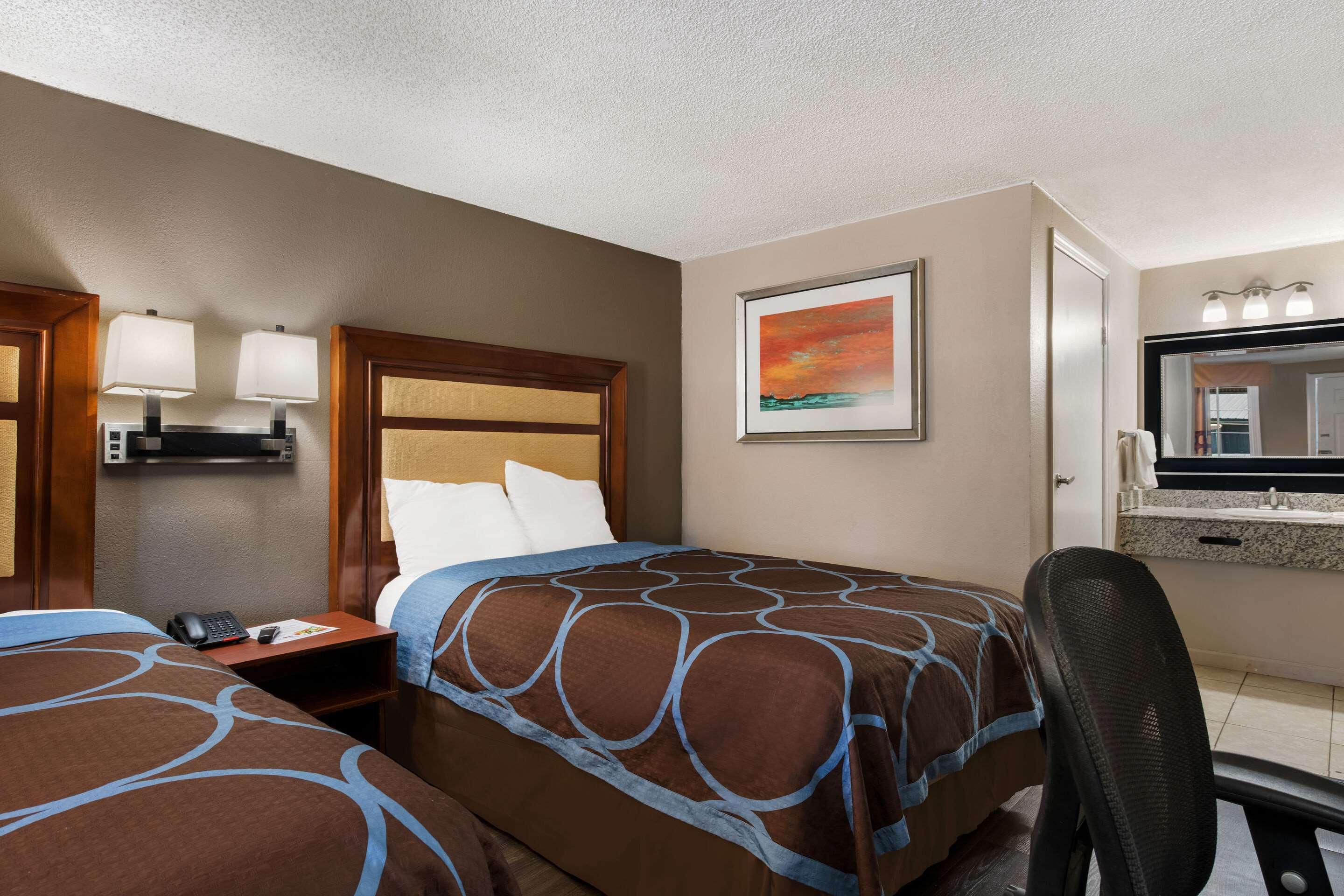 ROOM, DOUBLE BED, SMOKING, ACCESSIBLE