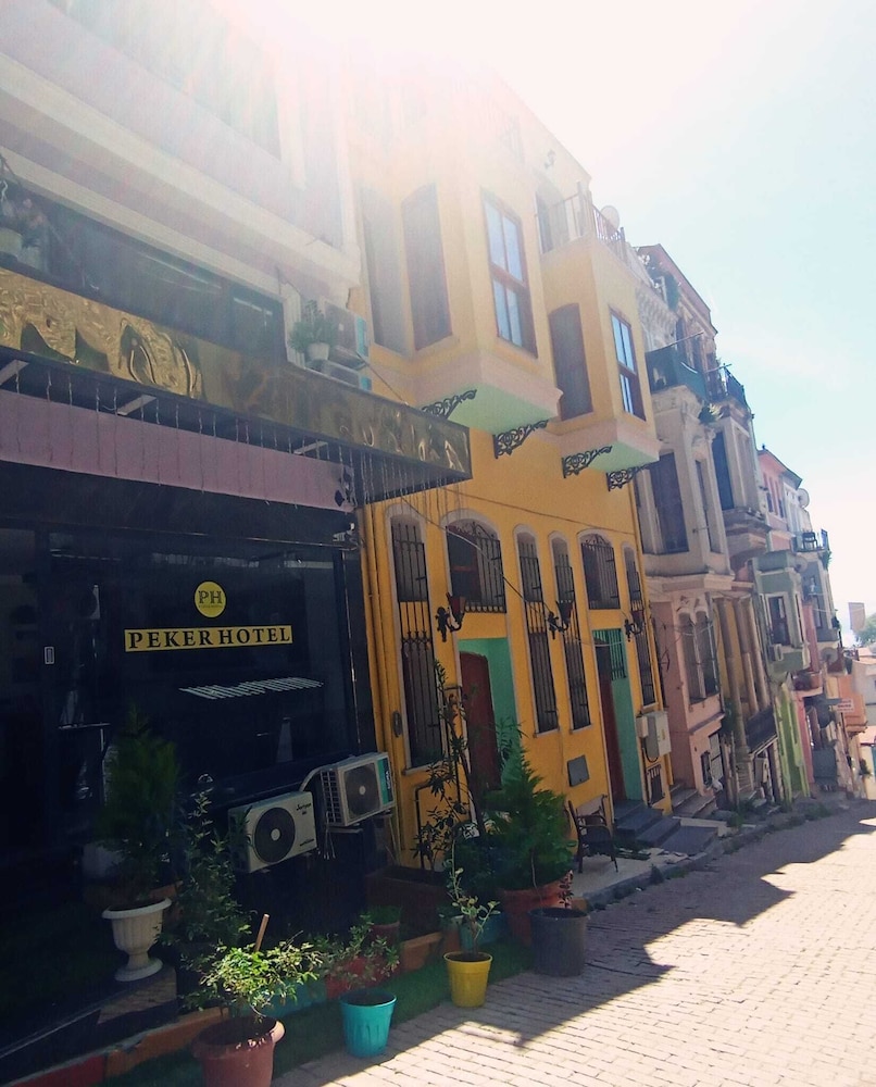 Peker Hotel 2/50
