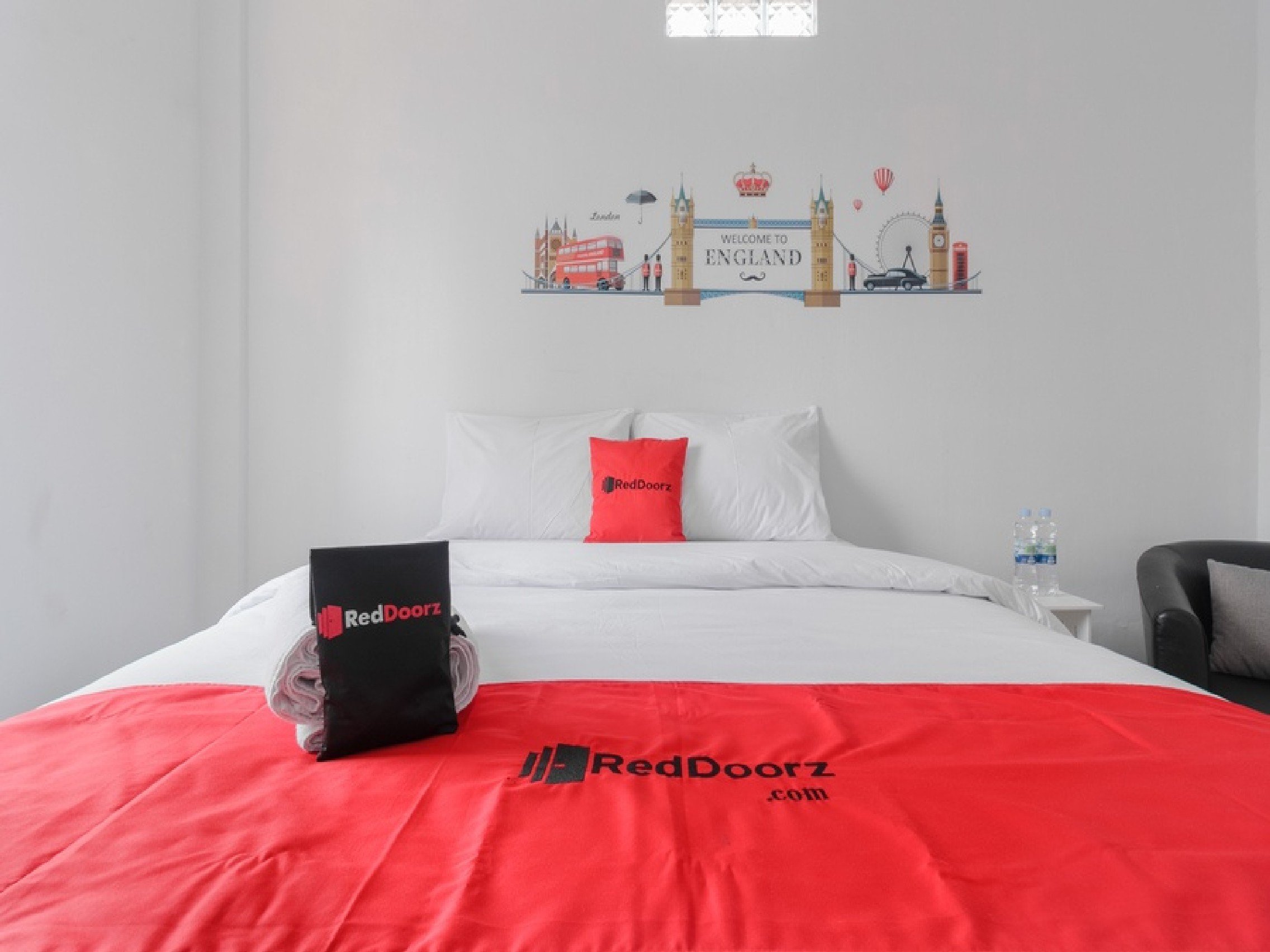 Reddoorz Plus Near Taman Rasuna Menteng 9/17