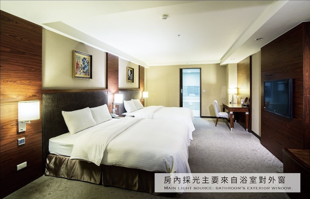 غرفة قياسية رباعية بسريرين كوين بحوض استحمام، Arsma Hotel 6/10