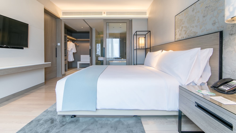 Holiday Inn & Suites Rayong City Centre 31/77