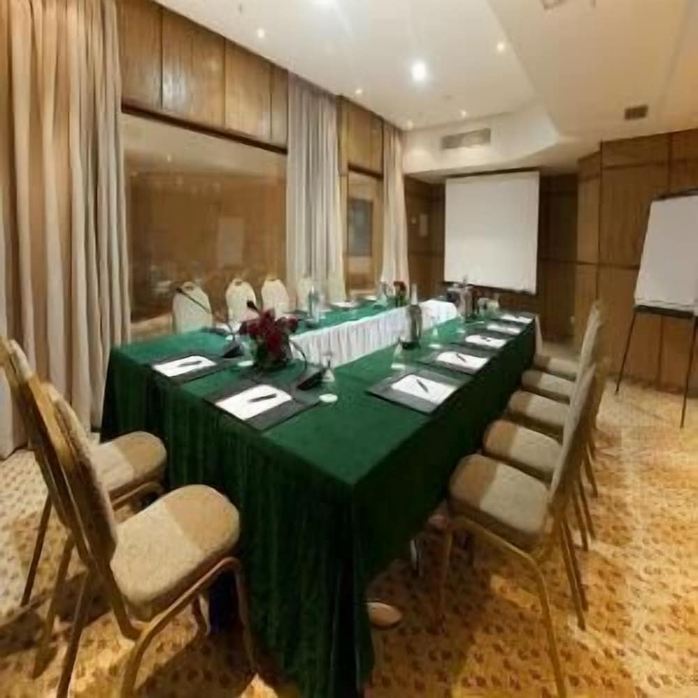 Regency Tunis Hotel 24/31