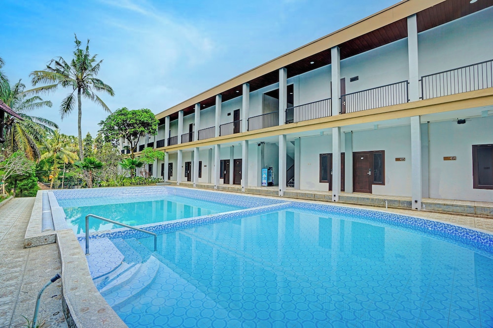 OYO 3283 Bwalk Hotel in MALANG