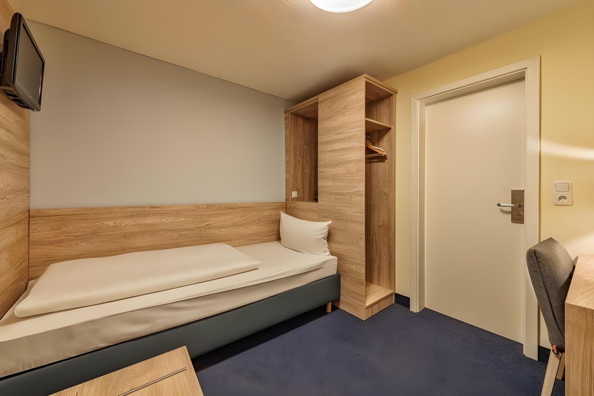 Semi Basement, Economy, Single
