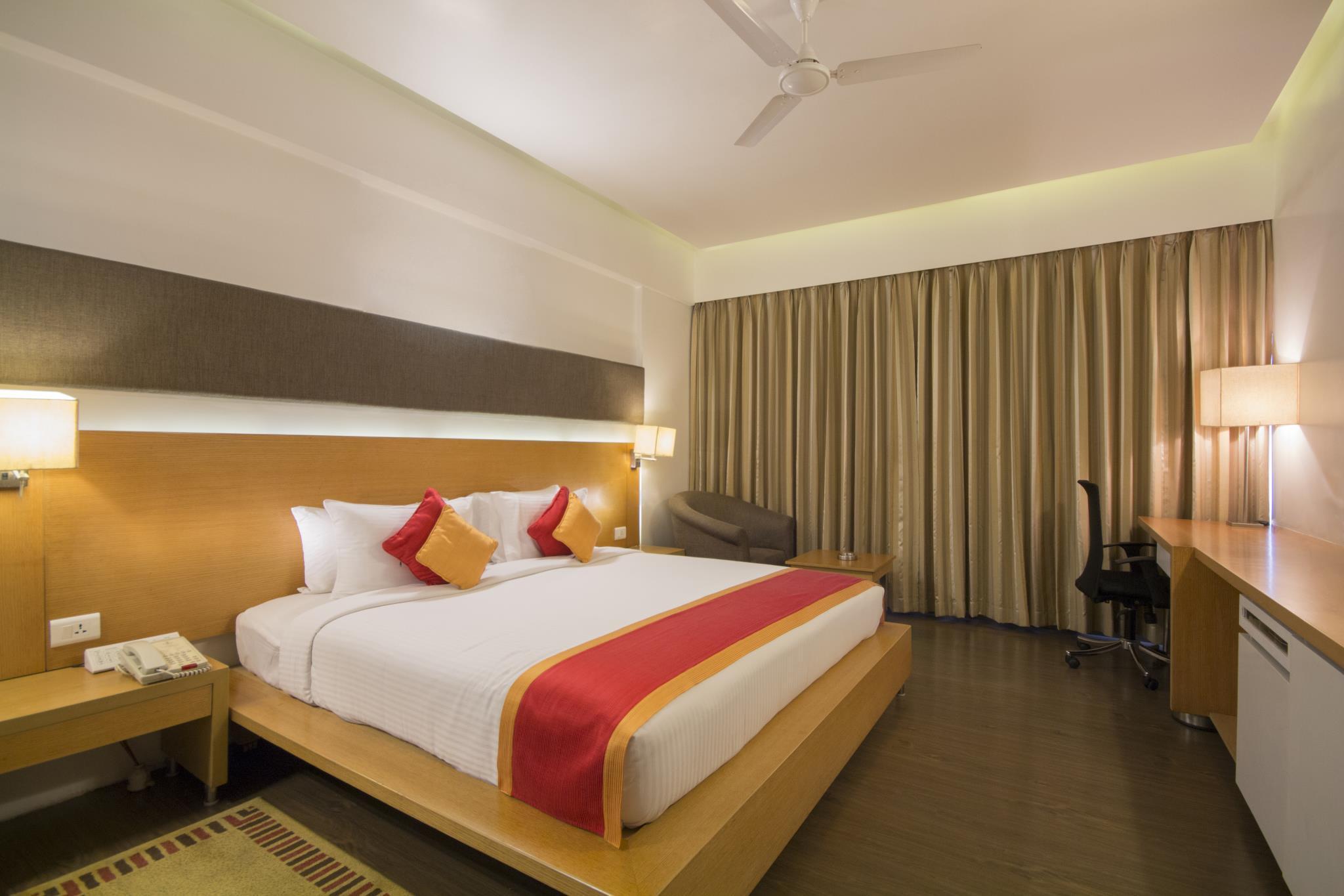 غرفة تنفيذية، DOLPHIN HOTEL 2/2