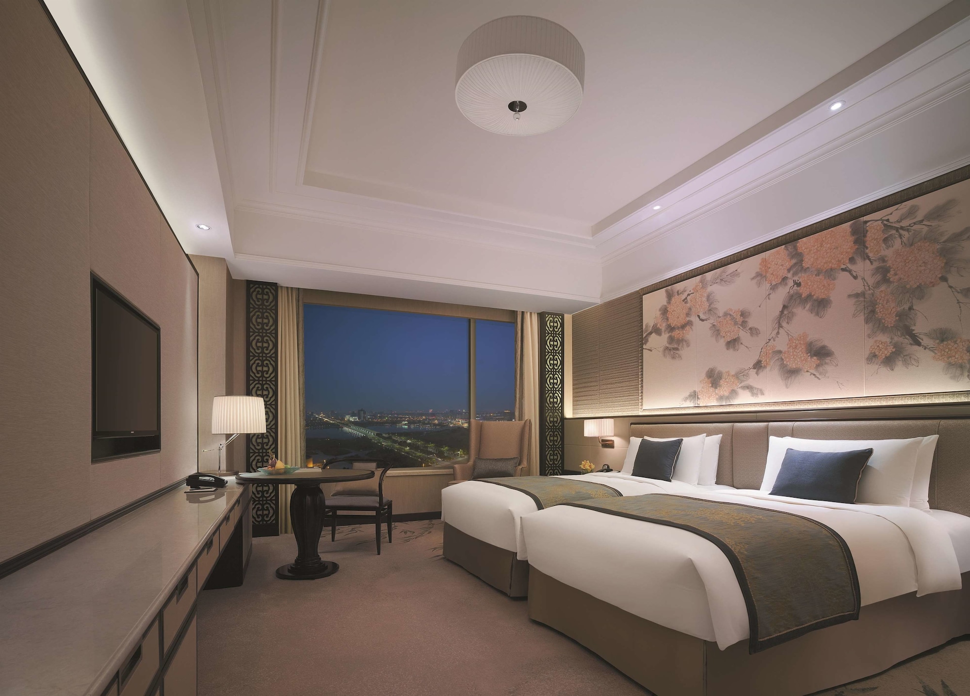 Horizon, Club, Twin Beds, Lake View