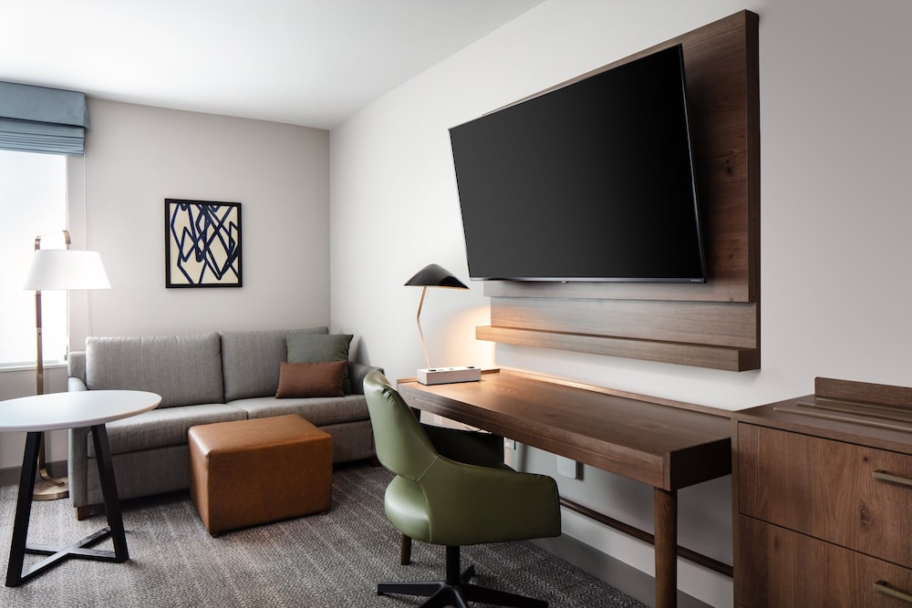 Staybridge Suites Iowa City Coralville 31/50