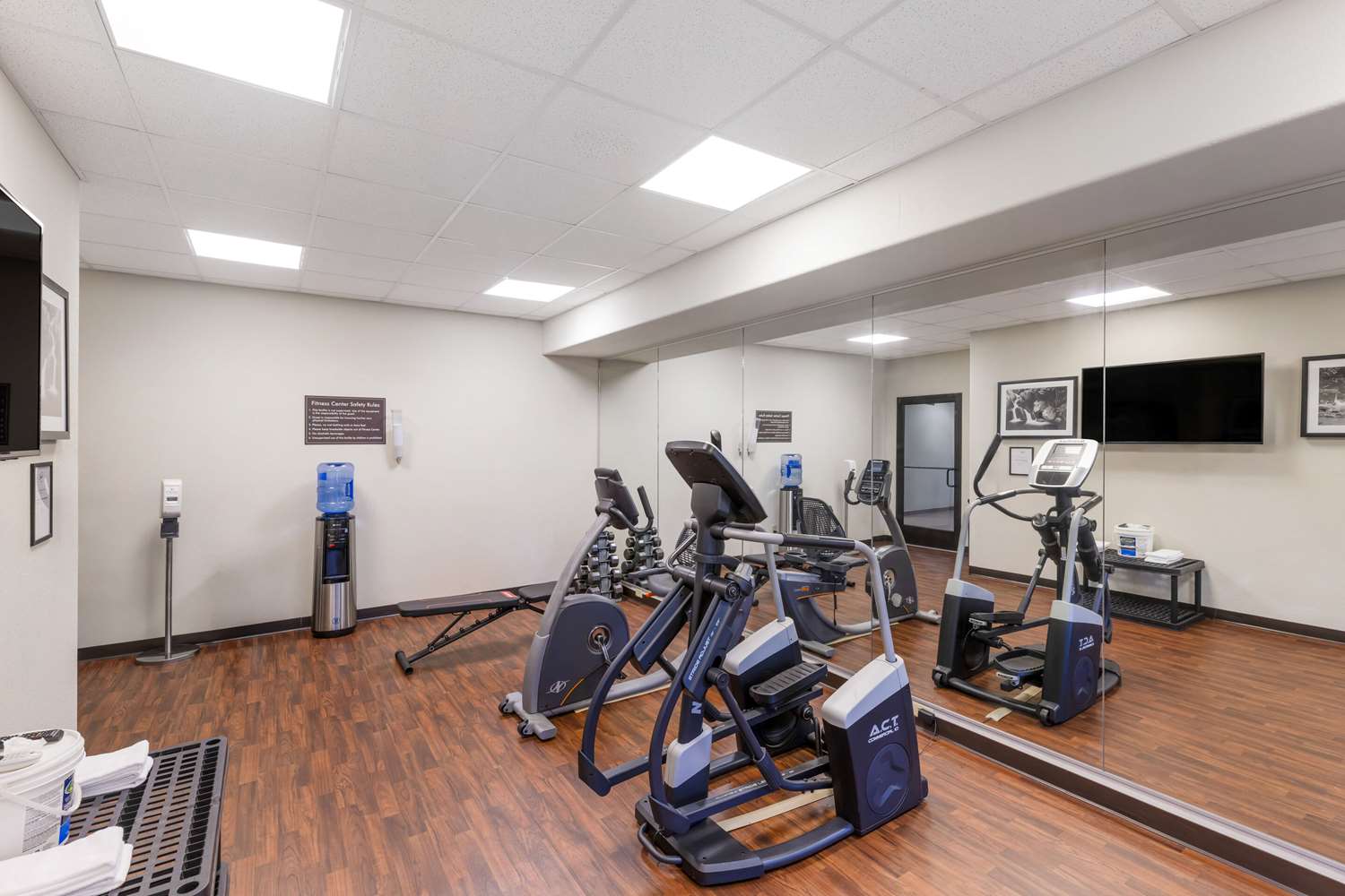 Sleep Inn & Suites Carlsbad Caverns Area 25/46