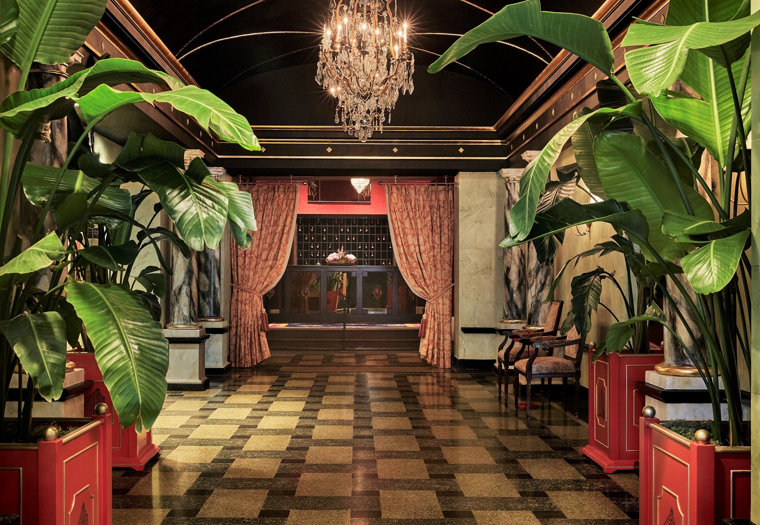 The Pontchartrain Hotel 80/83