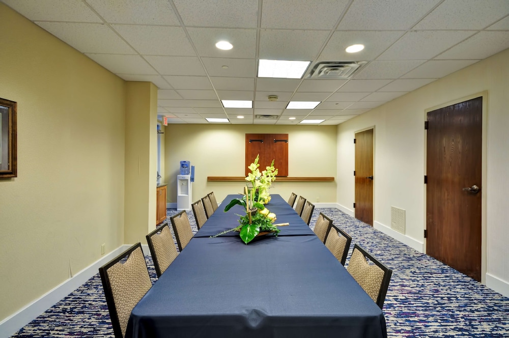 Homewood Suites By Hilton Memphis Germantown 35/38