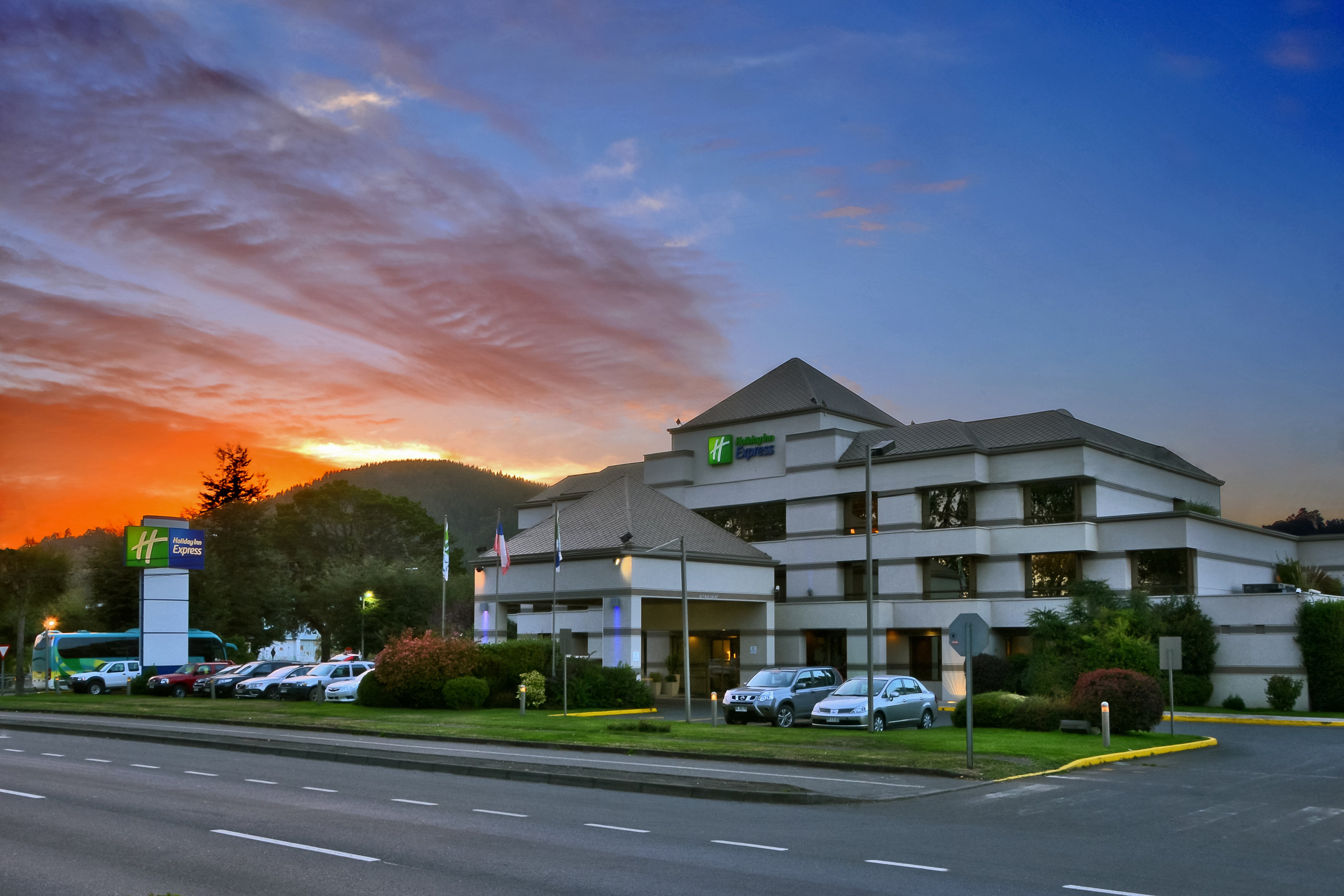 HOLIDAY INN EXPRESS TEMUCO 9/79