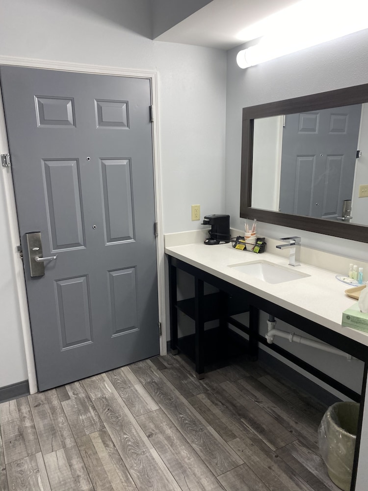Quality Inn Greeneville - Tusculum 40/40