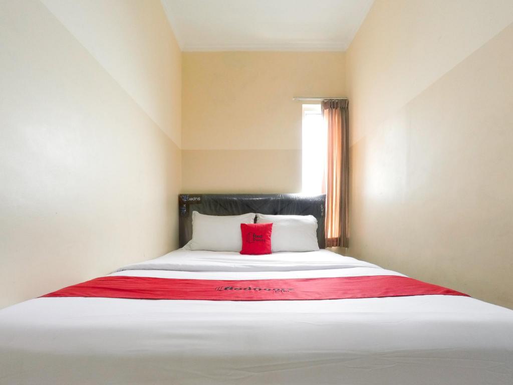Reddoorz Plus Near Mall Ciputra Jakarta 21/51