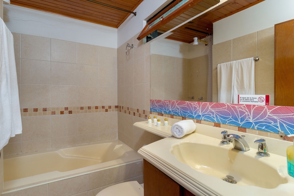 Hotel Campestre La Potra 50/50