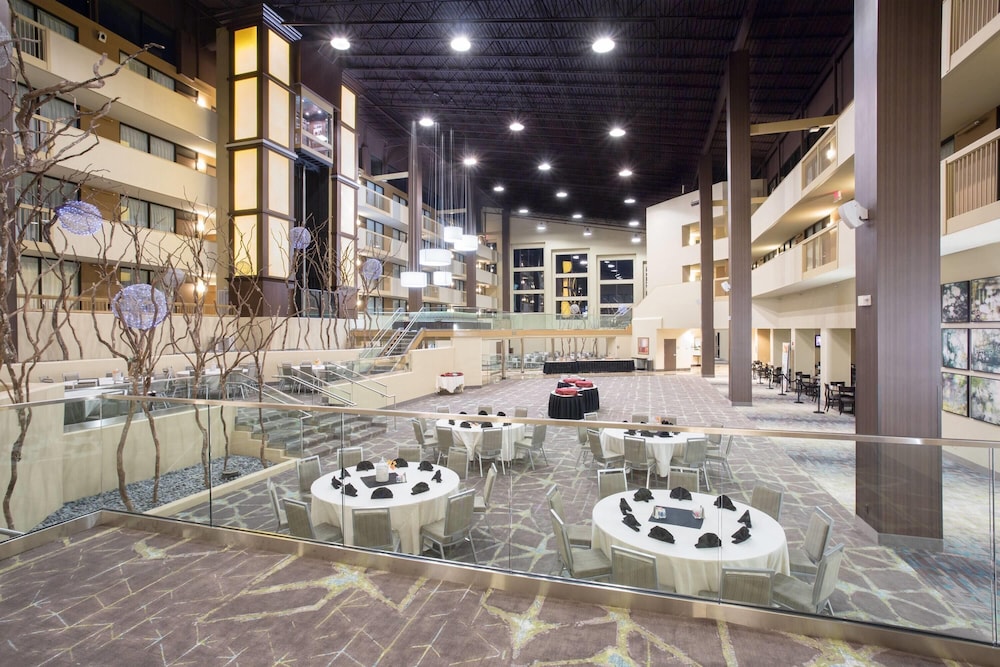 Wyndham Grand Executive Center Little Rock Airport 35/66