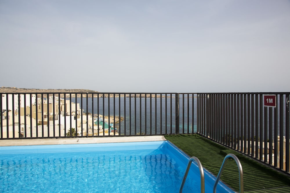 Relax Inn Hotel 8/21