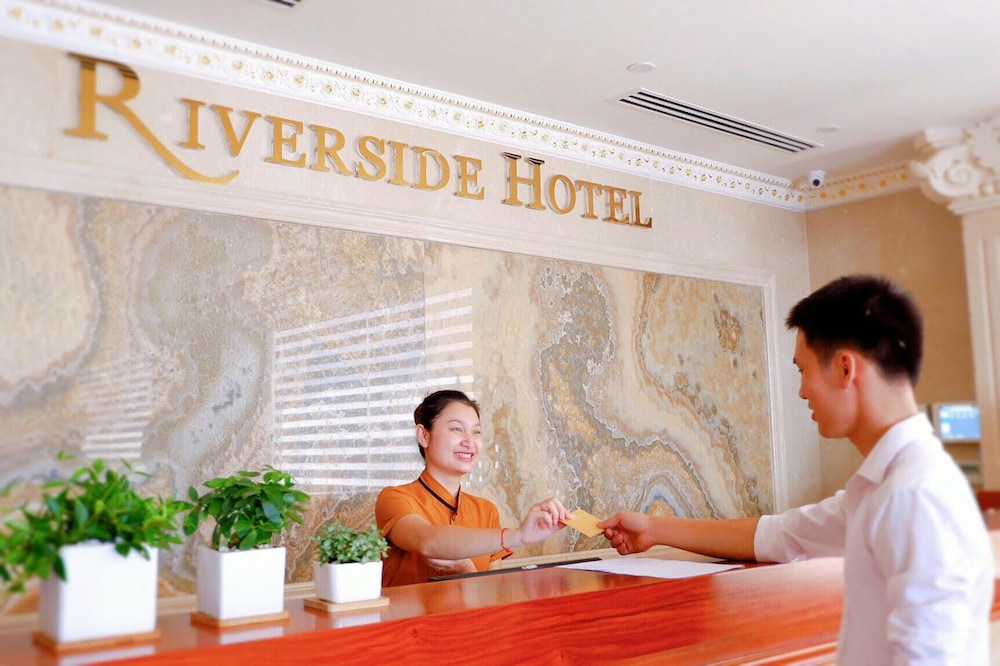 Riverside Hotel 6/63