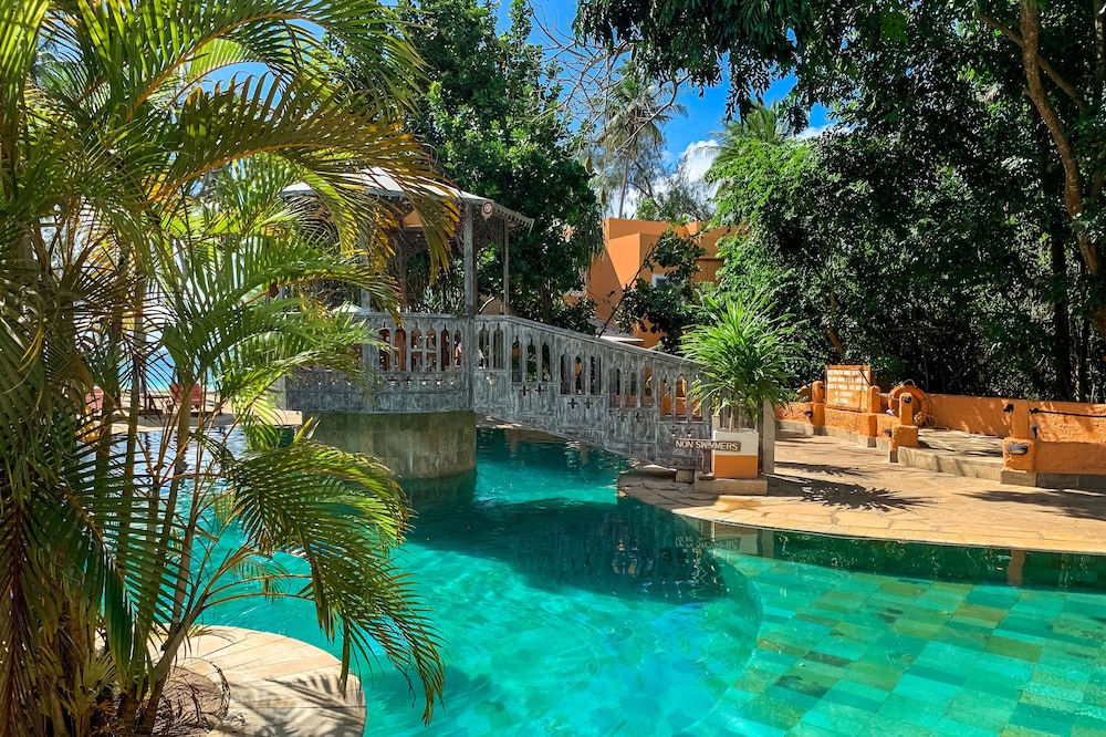 Nomad Beach Resort in DIANI BEACH