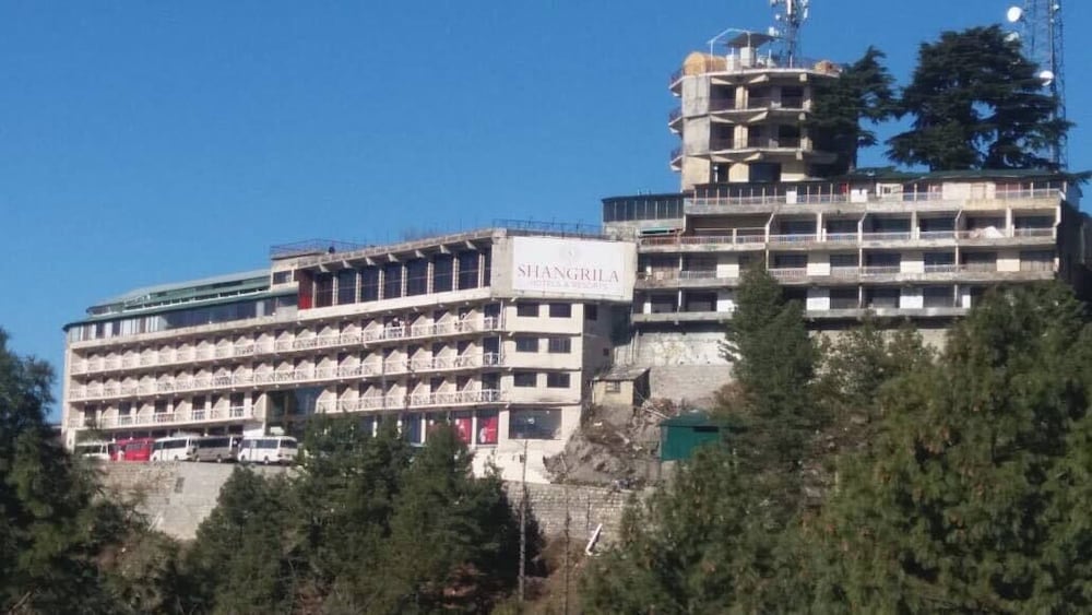 Shangrila Hotel & Resort Changla Gali 18/57