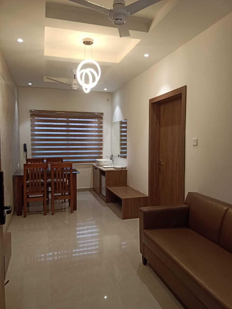 Hotel Citywalk Residency 35/50