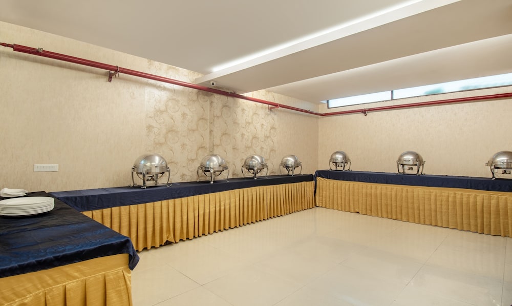 CABANA HOTEL 8/41