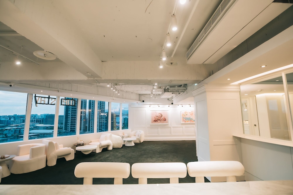 メイ・ステイ 写真2