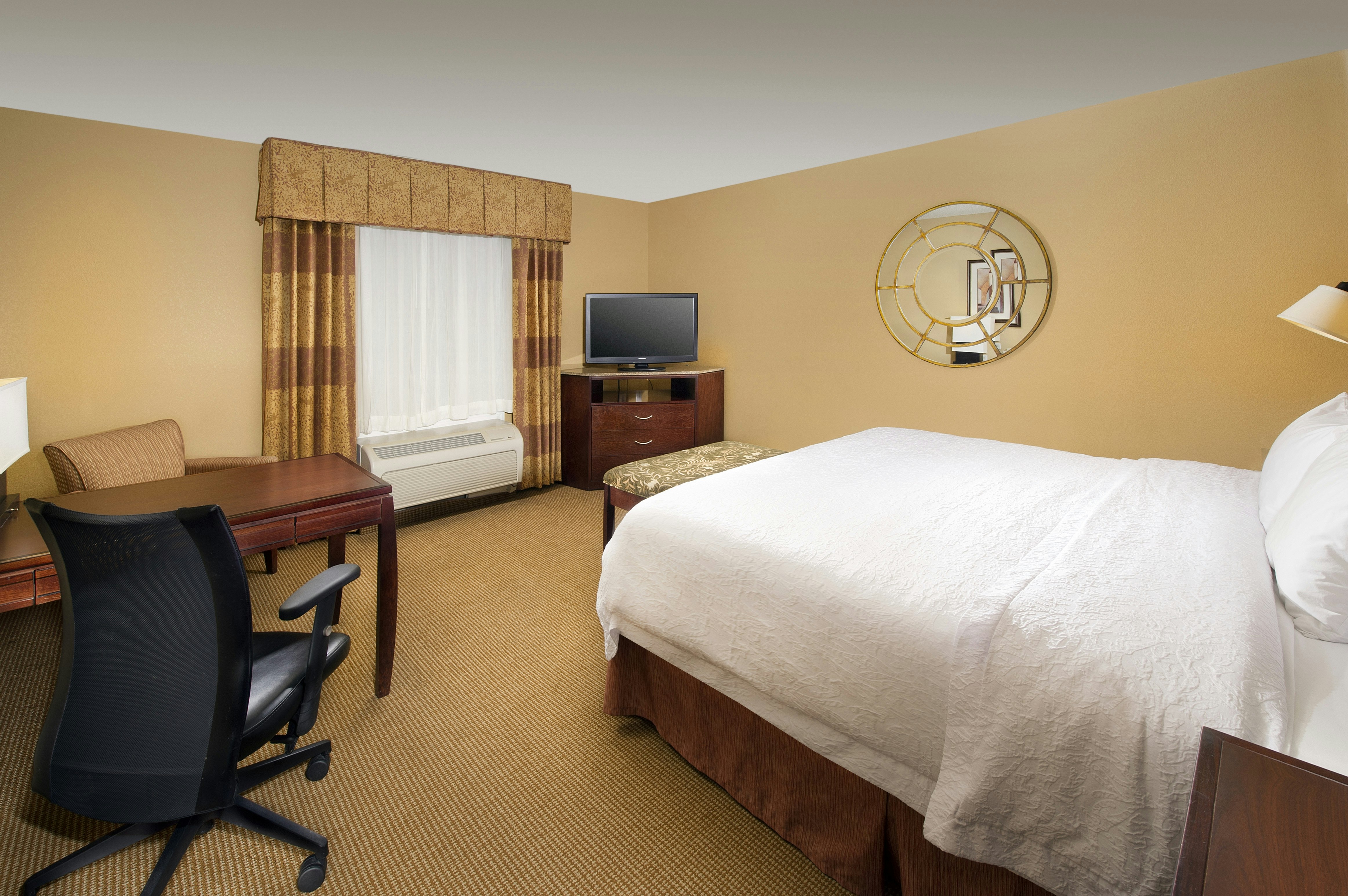 ROOM, KING BED