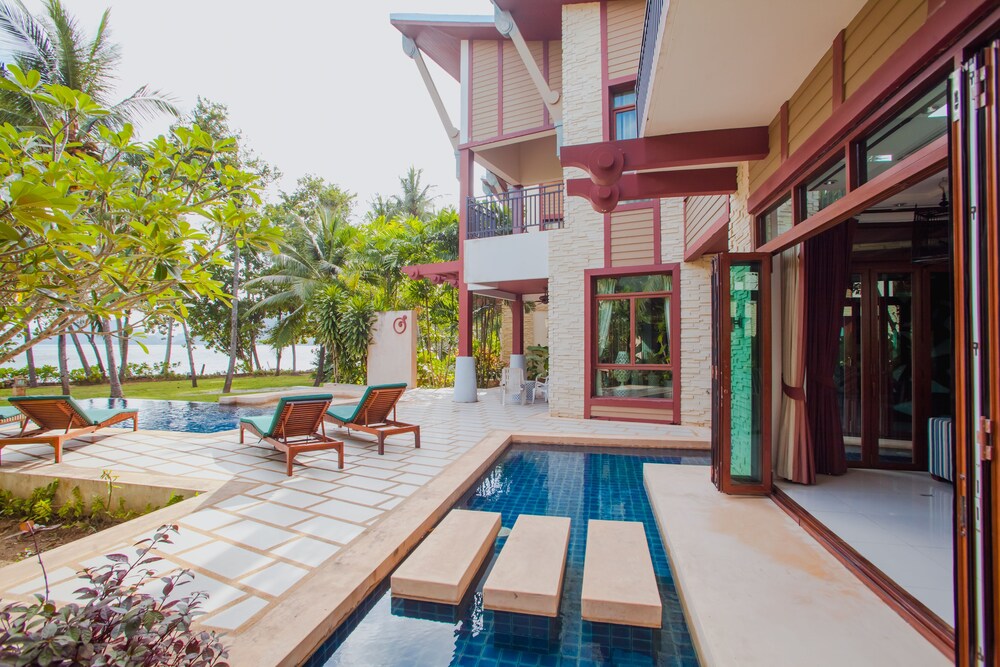 Amatapura Beach Villa 12 6/57