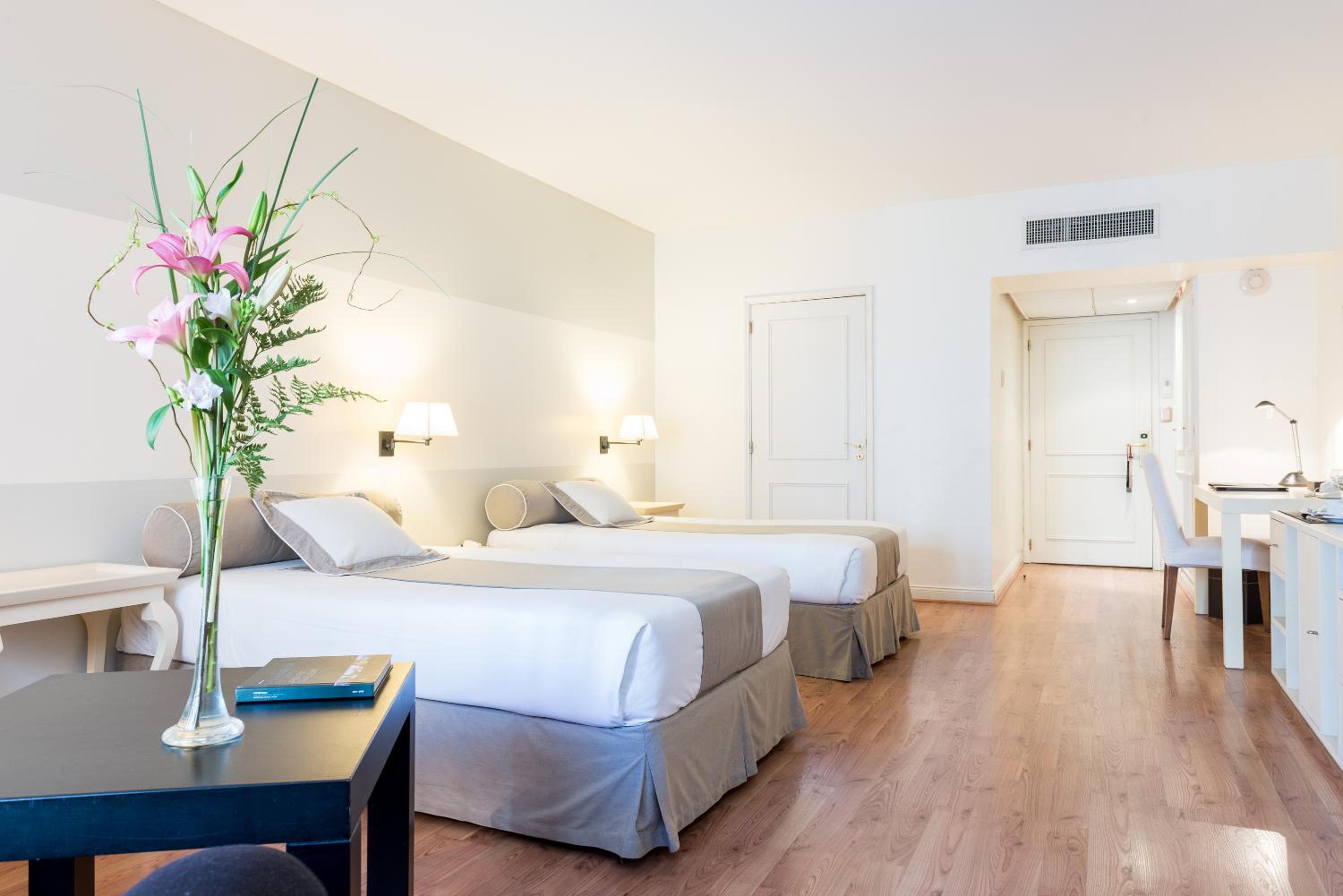 Room, Twin Beds