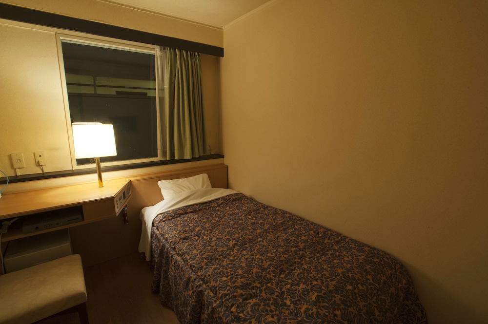 Osaka Castle Hotel 16/73