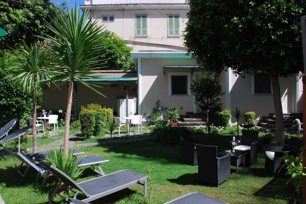 Villa Italia Bed And Breakfast 36/49