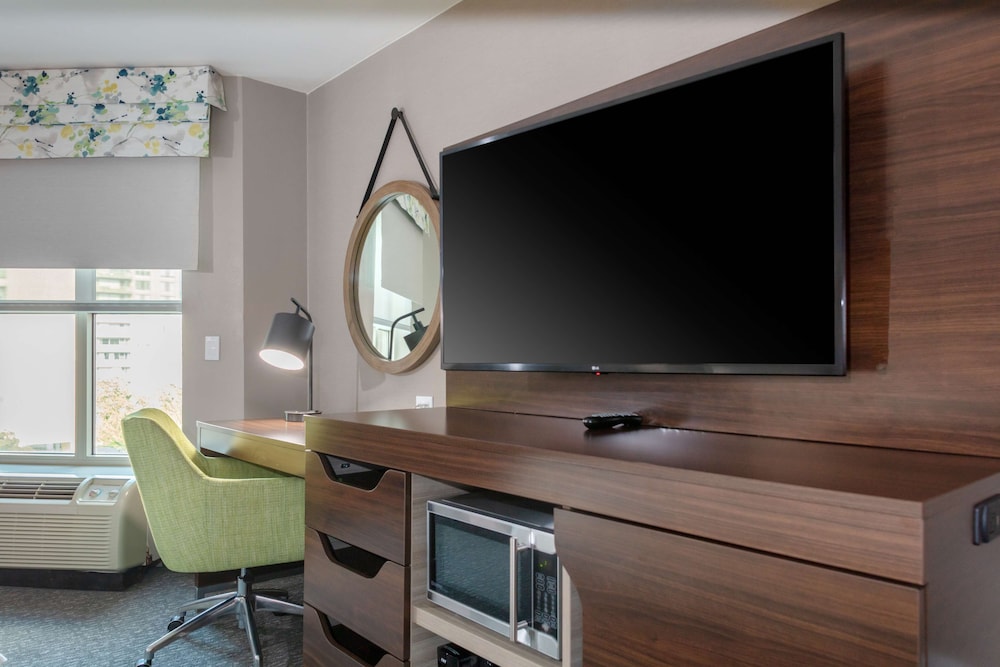 Hampton Inn & Suites Arlington Crystal City DCA 60/64
