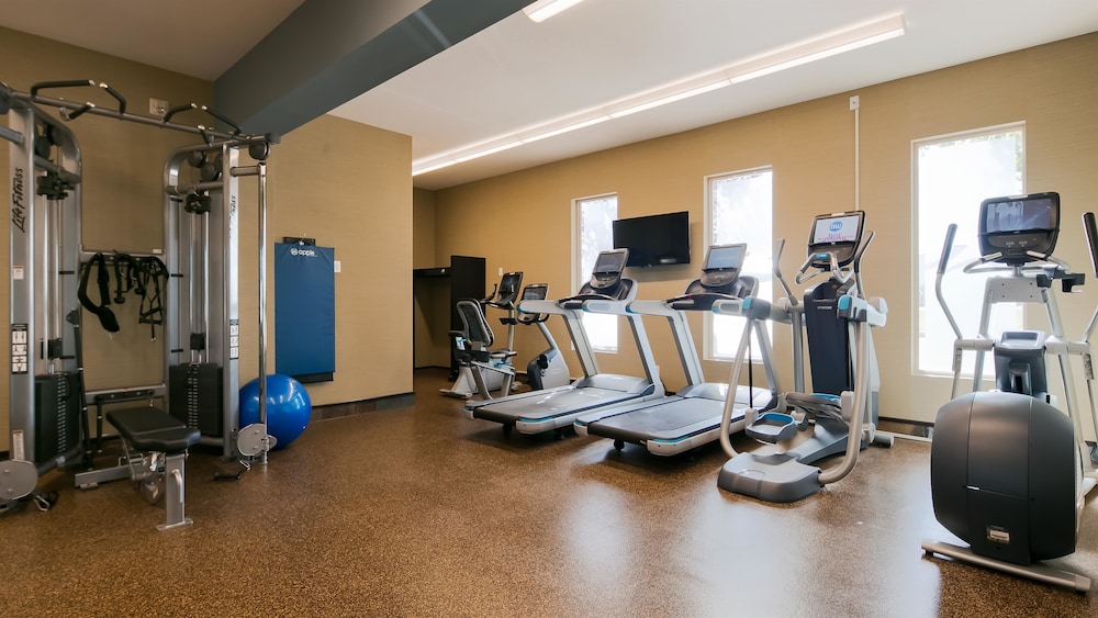 Best Western Bonnyville Inn and Suites 25/40