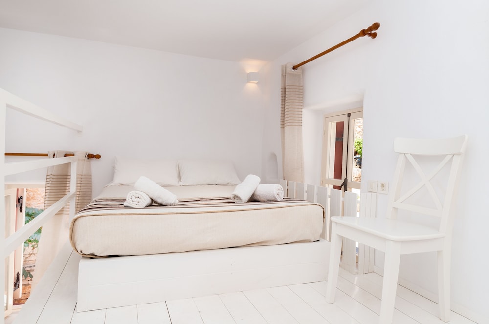 House, Twin Beds