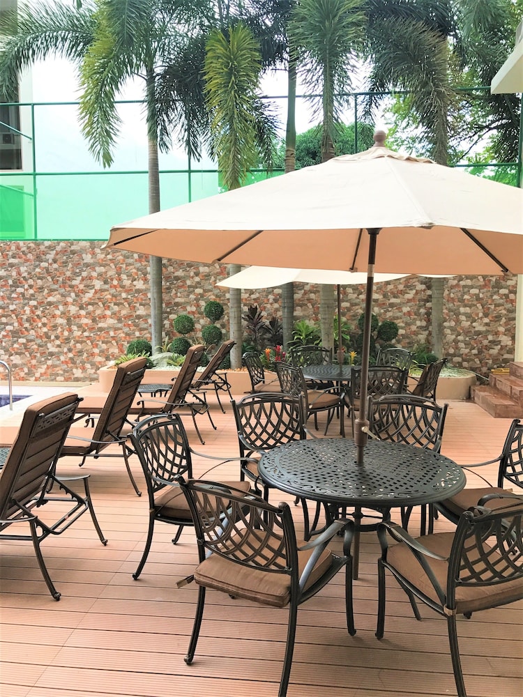 Savannah Resort Hotel 45/60