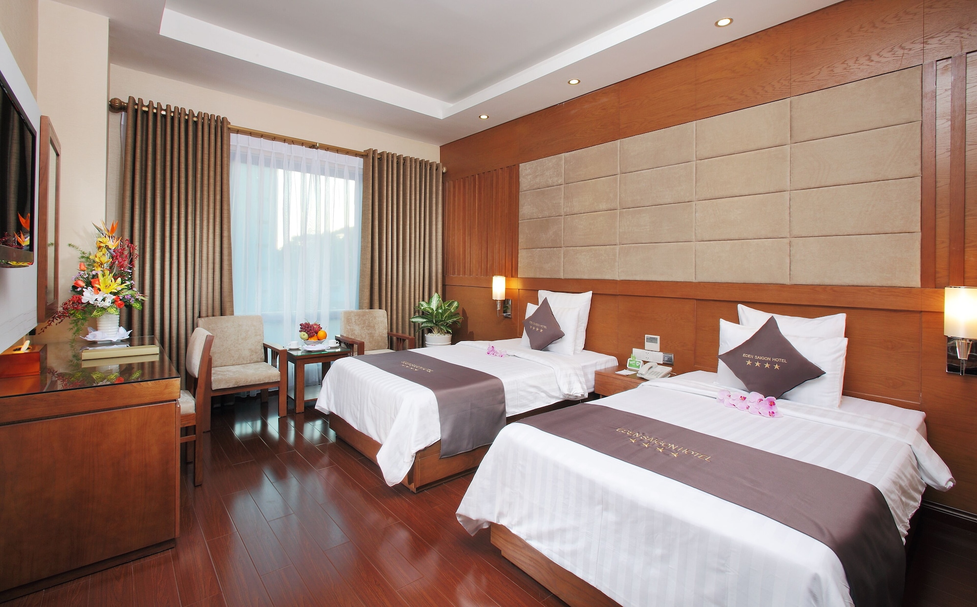 DELUXE, TWIN BEDS