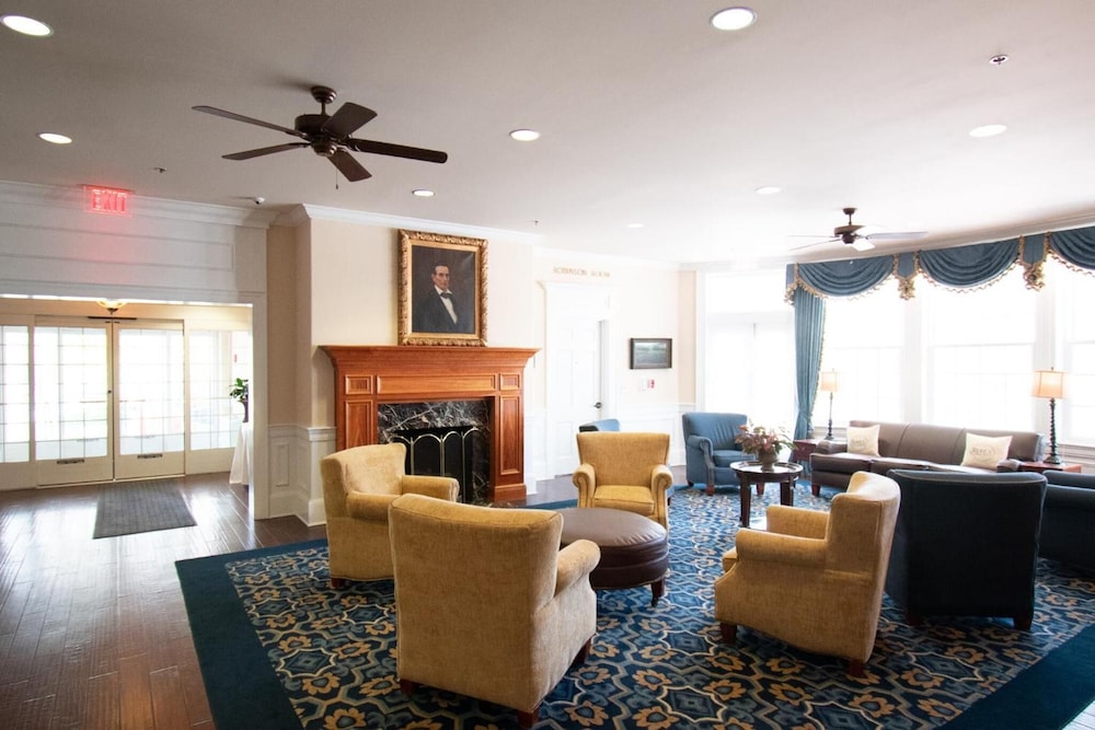 Historic Boone Tavern Hotel and Restaurant 53/69