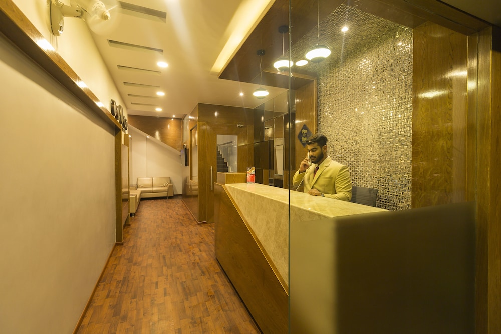 Grand Plaza Suites 3/23