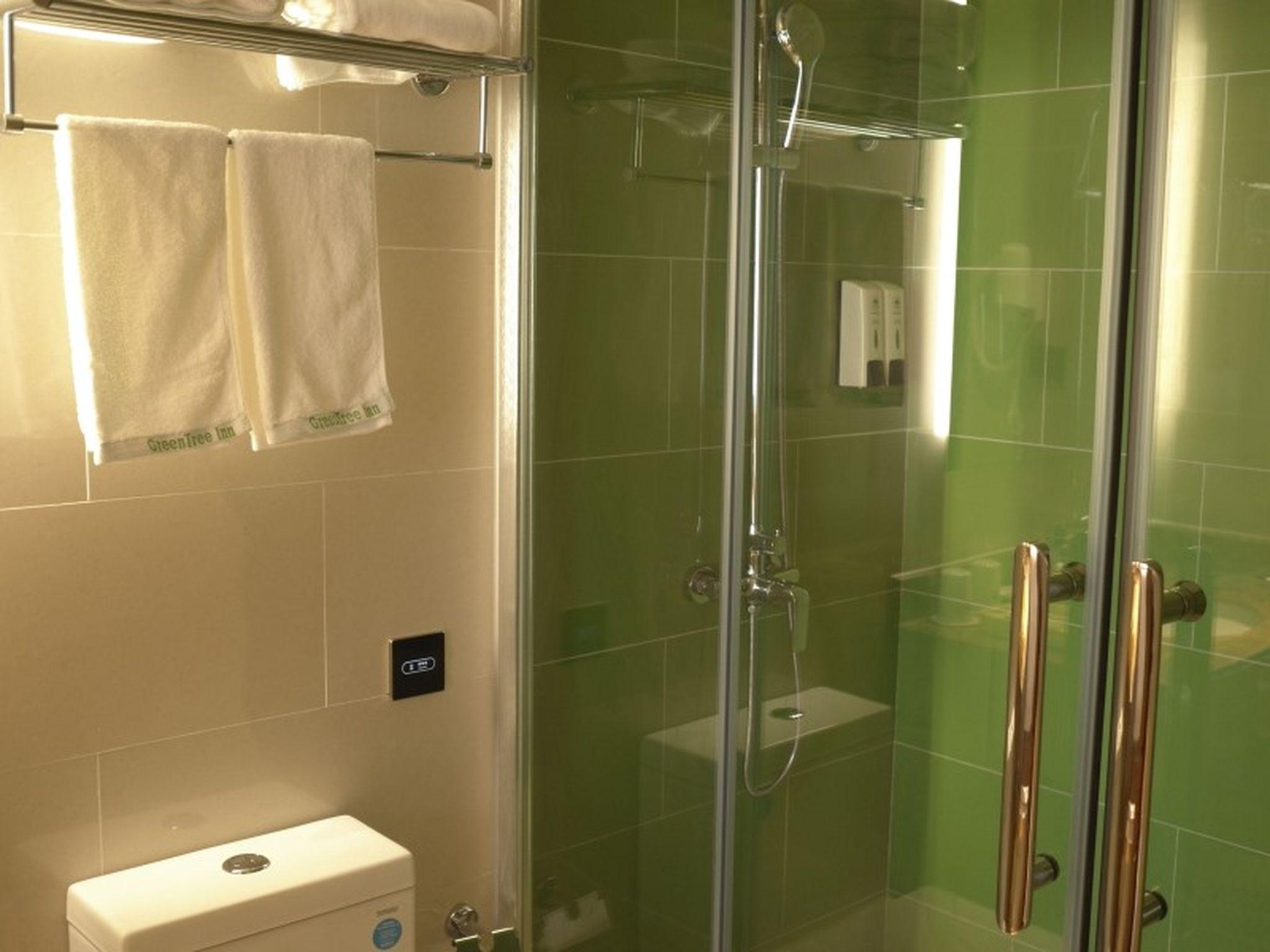 GreenTree Inn Jiaxing Haiyan Passenger Transport Center Hotel 26/26