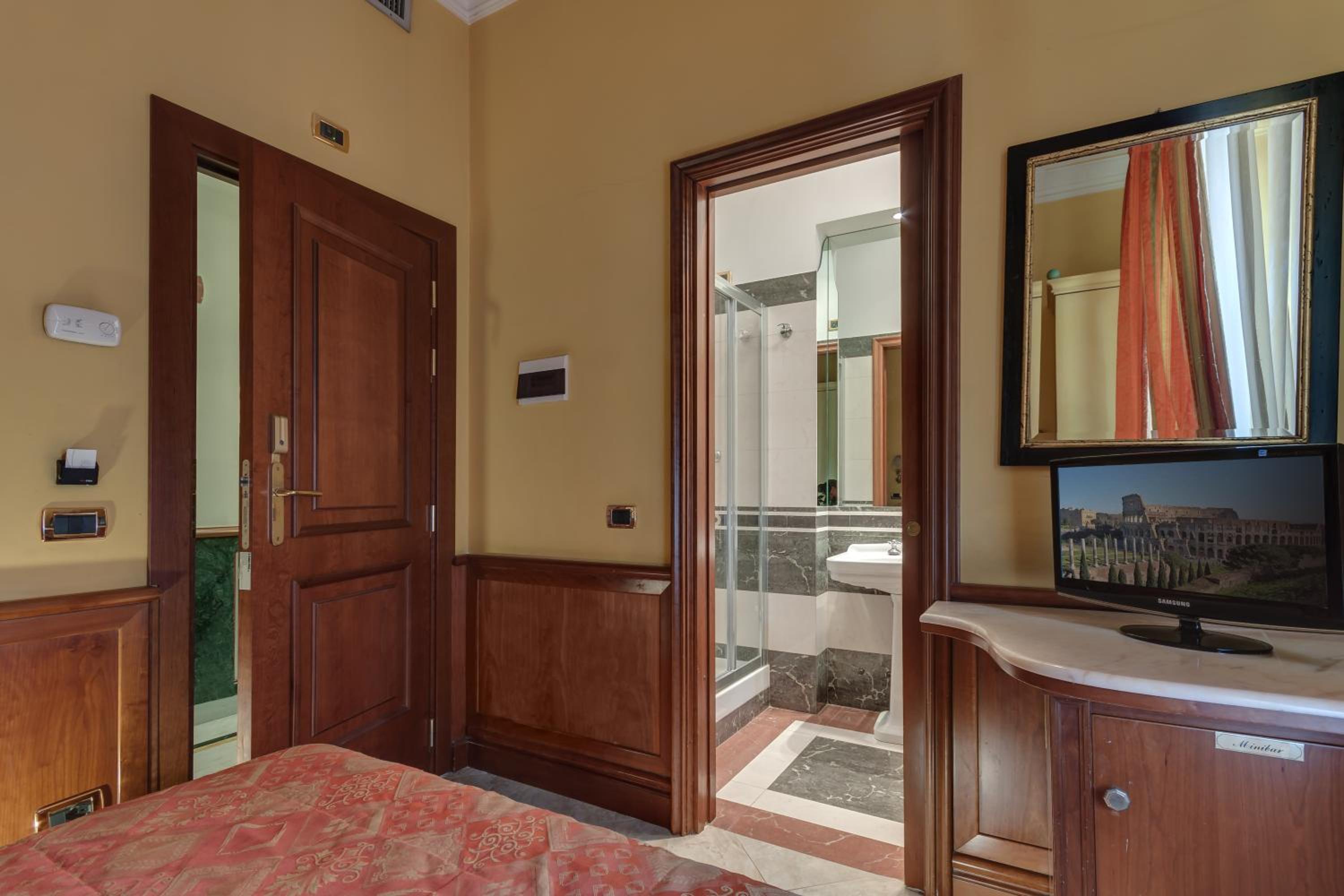 غرفة مفردة، Hotel Borromeo 6/6