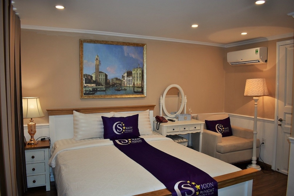 Saigon By Night Luxury Hotel 19/68