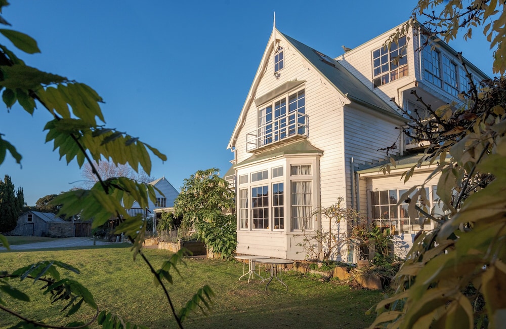 HAWLEY HOUSE 7/77